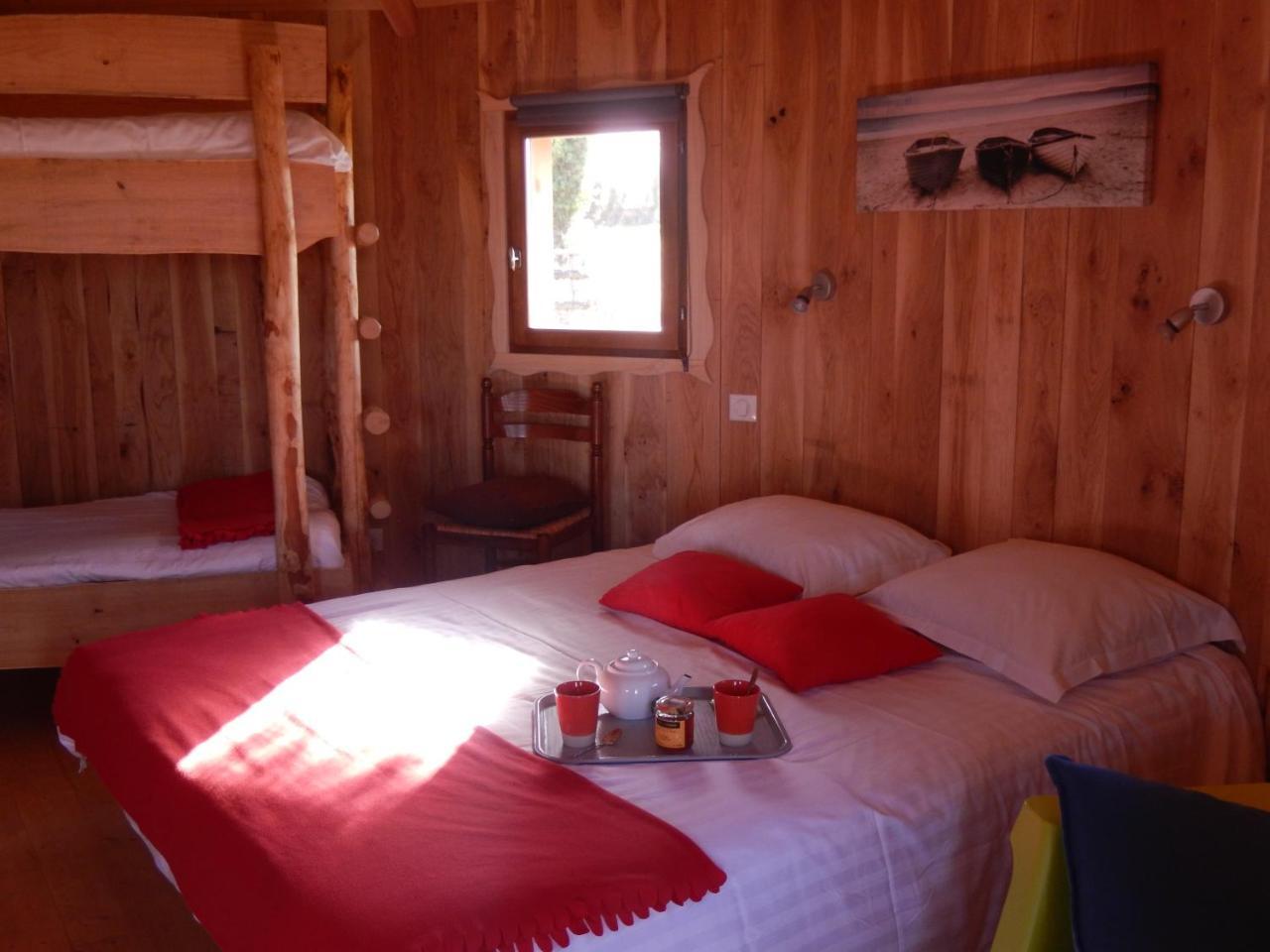 Village Flottant De Pressac Екстериор снимка