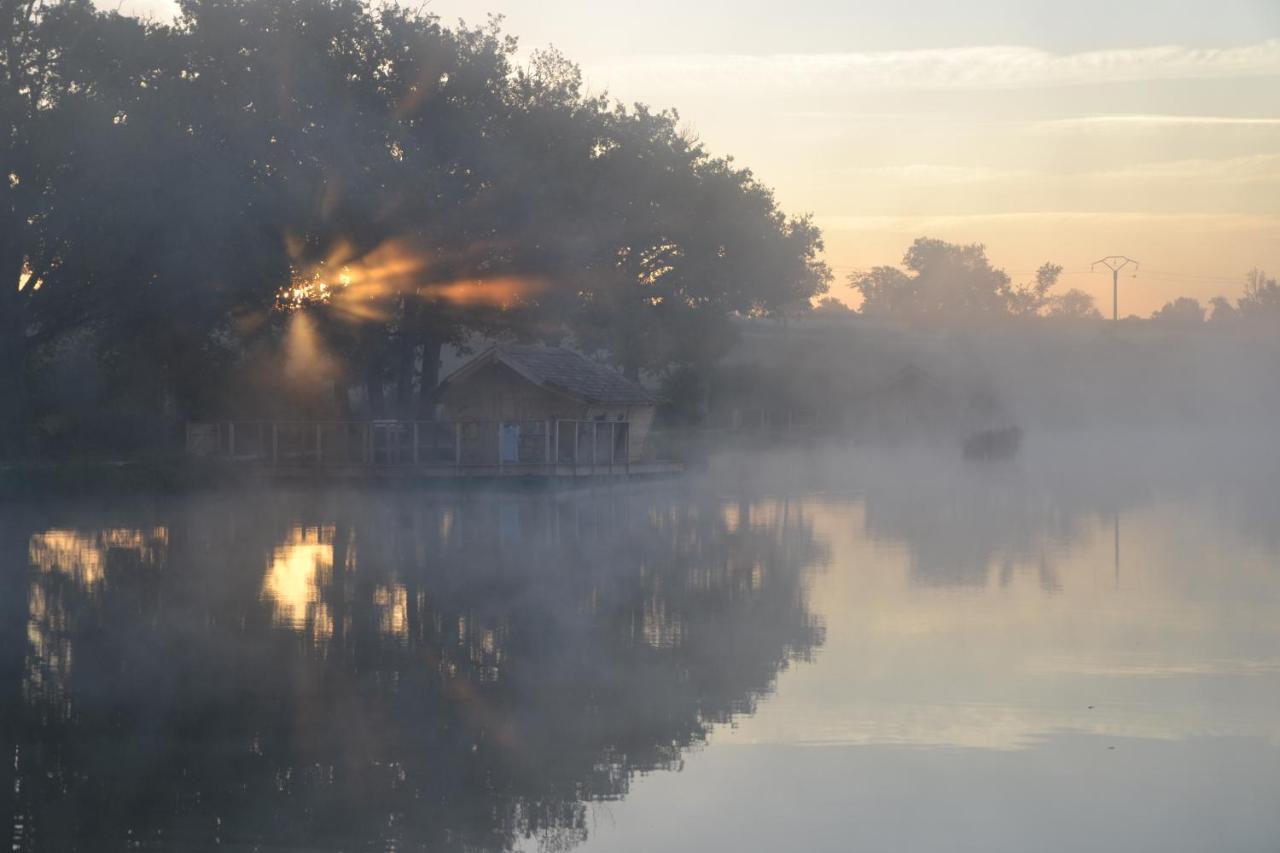 Village Flottant De Pressac Екстериор снимка